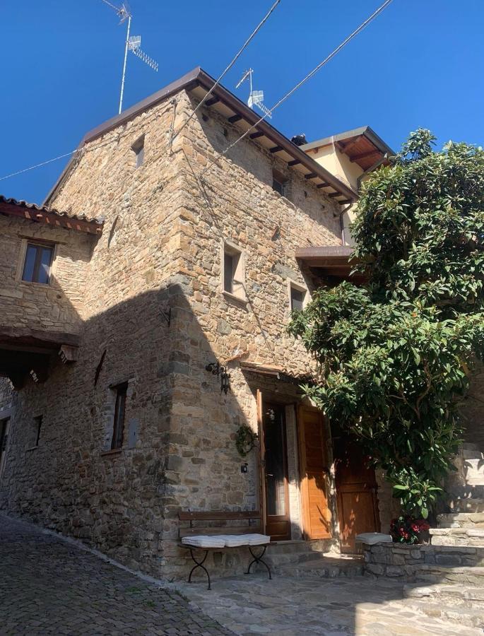 Il Nido Di Matilde _Monolocale Design Sul Fiume_ Lägenhet Rossena Exteriör bild